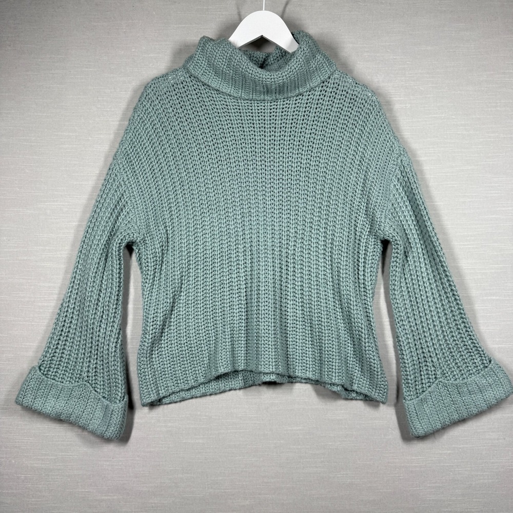 525 Sweater Womens Small Blue Bell Sleeve Knit Turtleneck Casual Cozy Neutral